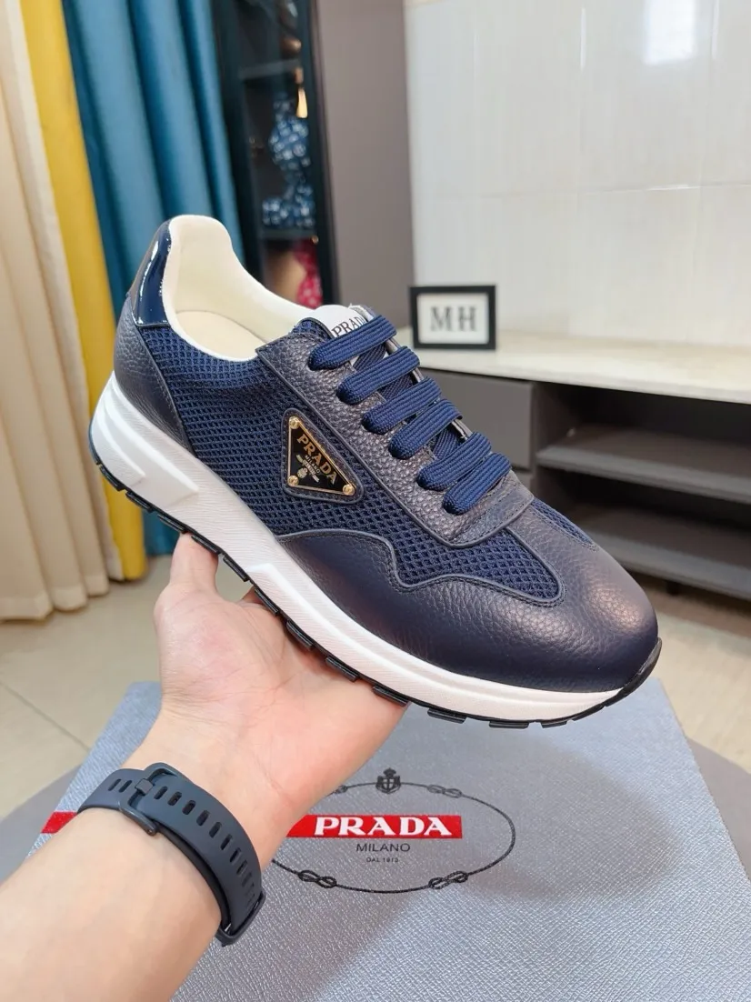 Men's shoes 💰580🌹🌹High-quality new Prada counters are launched simultaneously. The new men's shoes and 😘fabrics are selected from imported mesh and glue-spraying technology. Imported cowhide lining. 👍🏿High-end☄️Open-molded non-slip rubber outsole, exquisite lines, simple and elegant, comfortable and high-end for leisure travel. Code number: 38 to 44